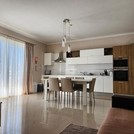 Riviera Holiday Apartments - Seafront - Wifi Marsaskala Eksteriør bilde