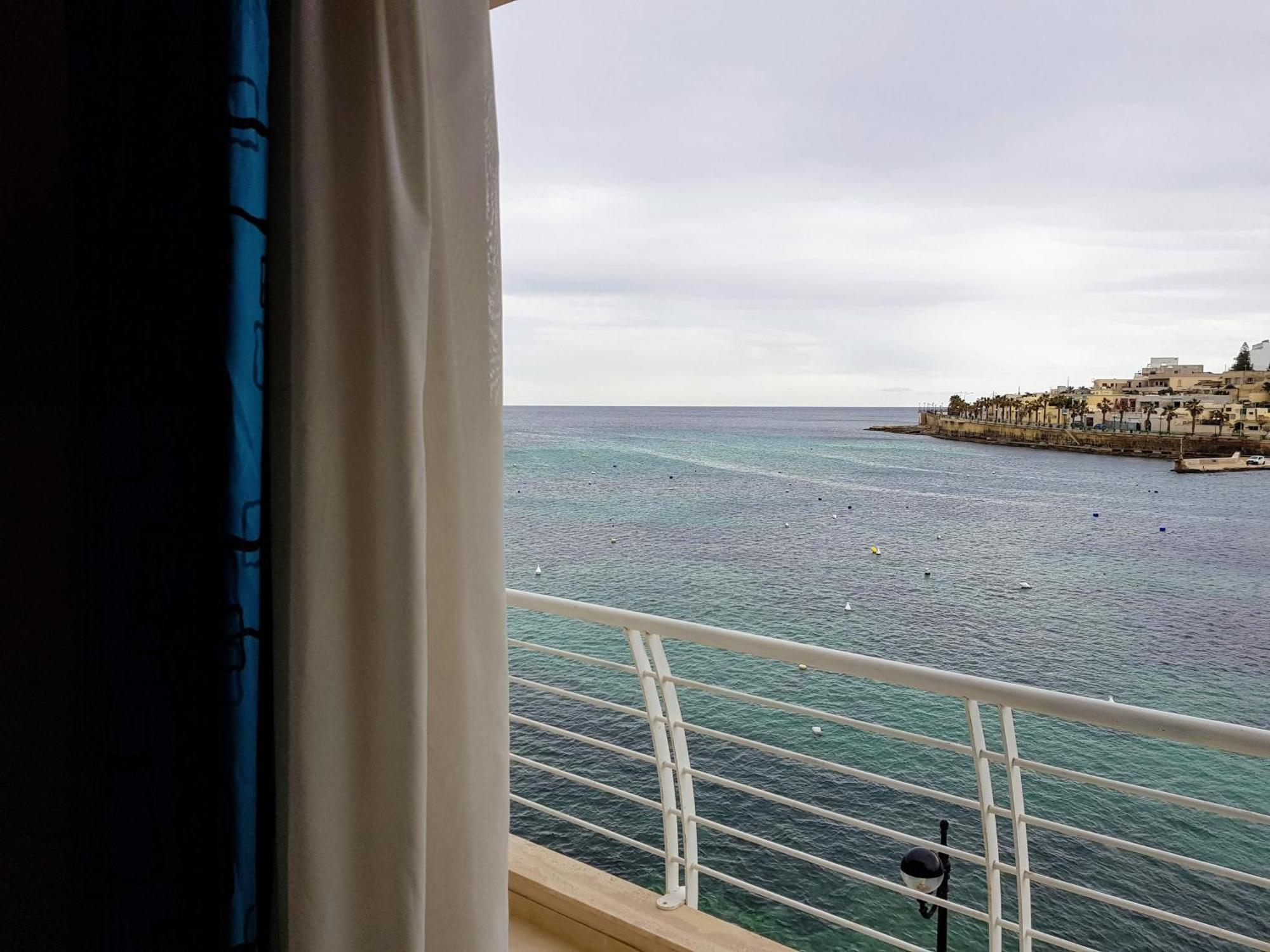 Riviera Holiday Apartments - Seafront - Wifi Marsaskala Eksteriør bilde
